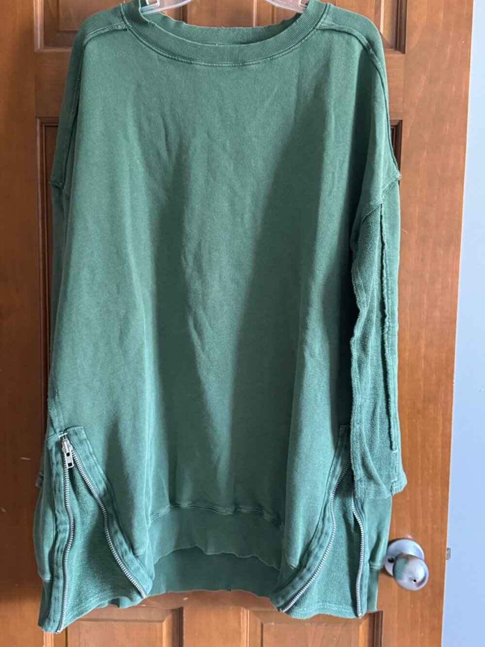 Free People Green Oversized High Low Sweatshirt Side Zip Thumb Holes - Picture 3 of 10